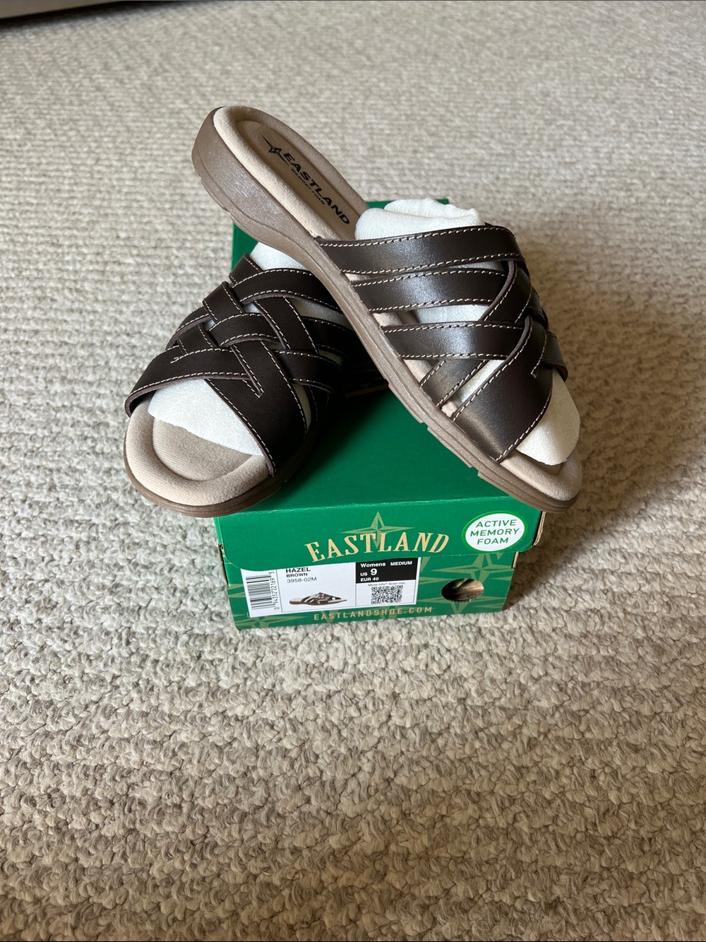 NWT Eastland Hazel brown sandal. Women’s Sz.9 great for summer.